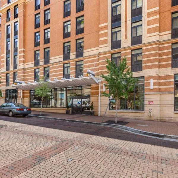 Cambria Hotel Rockville, отель в Роквилле