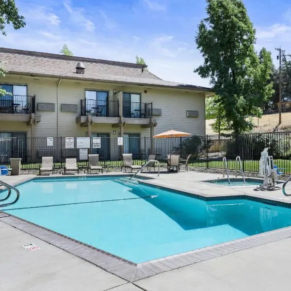 Best Western Plus Sonora Oaks Hotel and Conference Center, hotel v destinaci Sonora