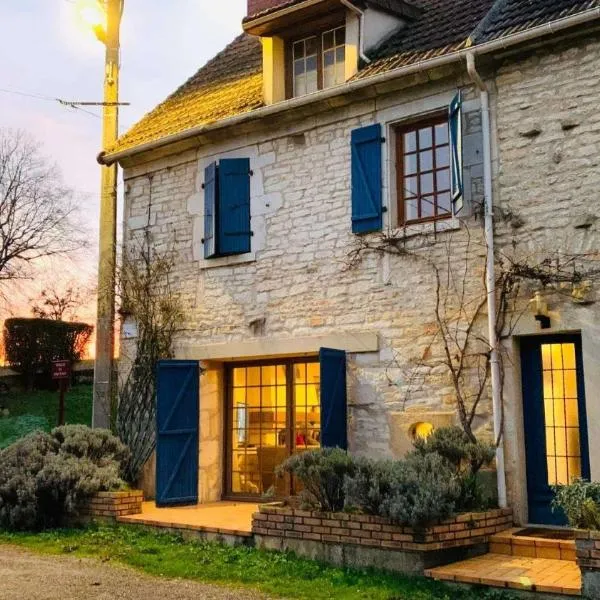 La Maison bleue – hotel w mieście Varzy