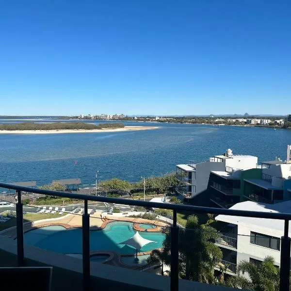 Exclusive Apartment with Ocean Views, hotel v destinaci Caloundra