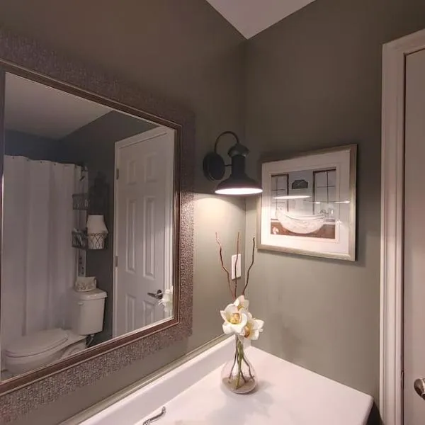 Gather-on-Trent, Your Private Waterfront Luxury Resort in Trent Hills, hotel di Campbellford