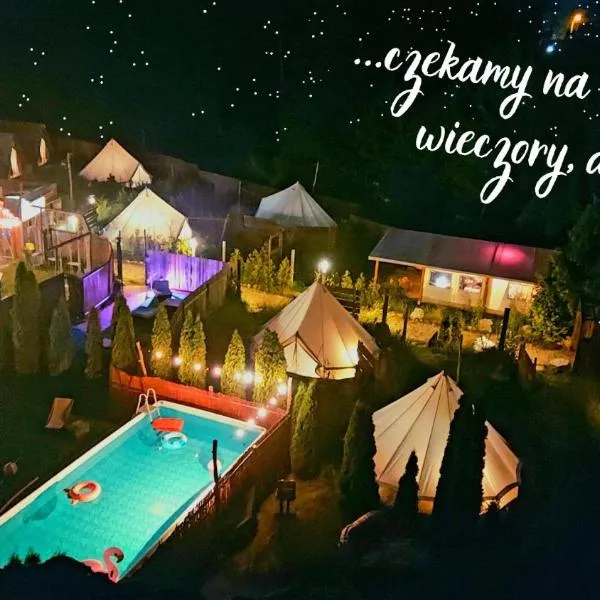 Dream Glamping-Wakacyjna Wioska-Namioty z ogrzewaniem, hotel in Bałtów
