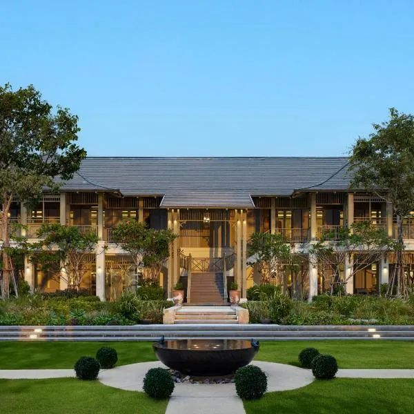 CHARRAS Bhawan Hotel and Residences, отель в Хуахине