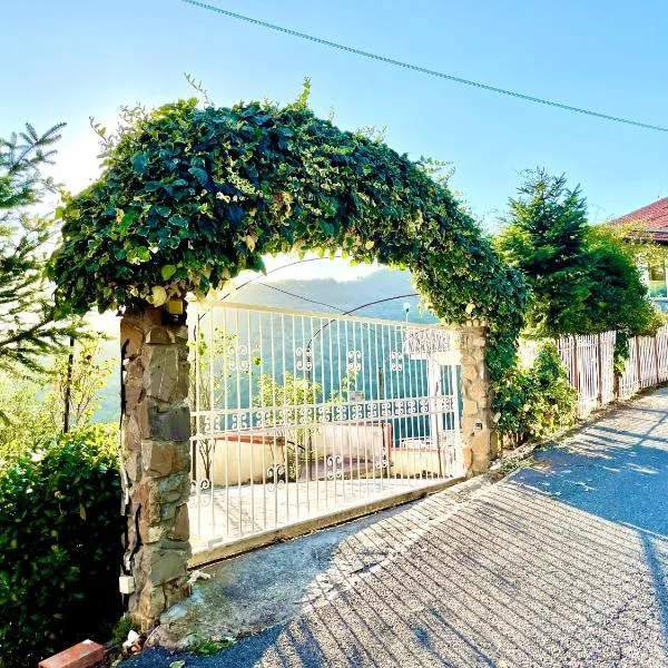 Casa Vacanza Paola Aurigo, hotel in Aurigo