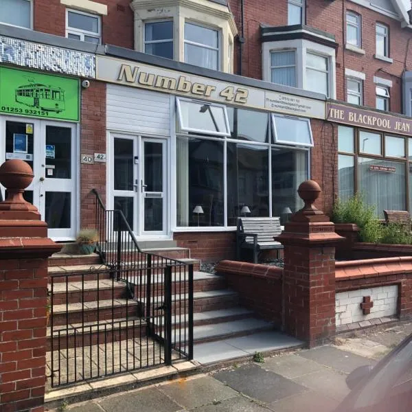 Edenfield Number 42, hotel a Blackpool