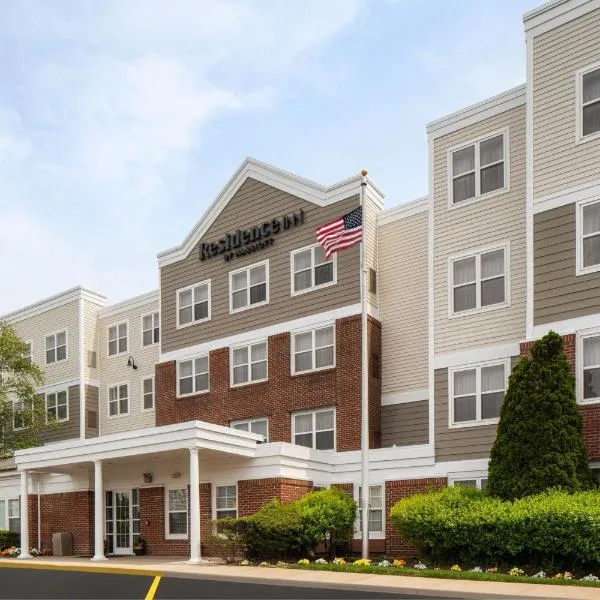 Residence Inn Long Island Holtsville, hotel en Farmingville