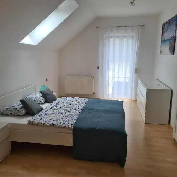 Ferienwohnung Familie Wieser, hotel v destinaci Liebenfels