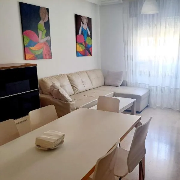 Beatiful and full-equipped flat in the city center、セウタのホテル