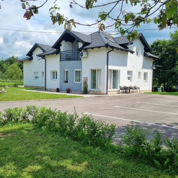 House Forest Queen, hotel di Smoljanac