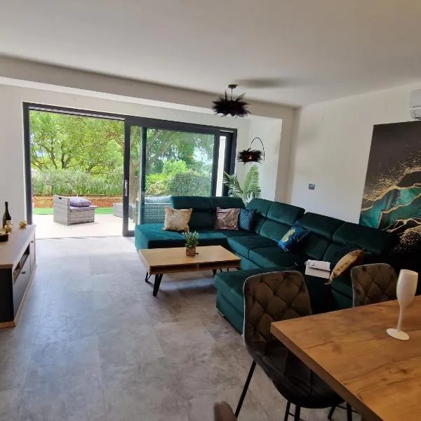 Villa Porta Krk: Krk şehrinde bir otel