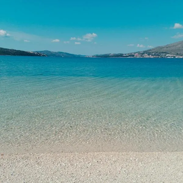 Surf & joy - Croatia vacation rentals seaview apartment, hotel v destinaci Okrug Gornji