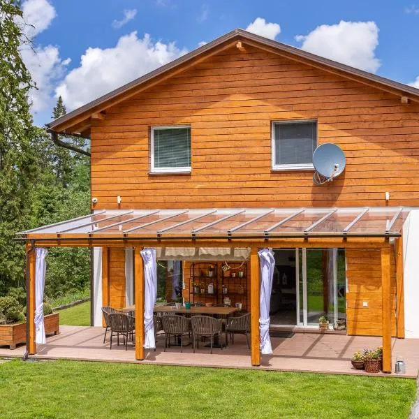 Chalet Ester - Luxury Provençal House in Orava, hotel di Námestovo