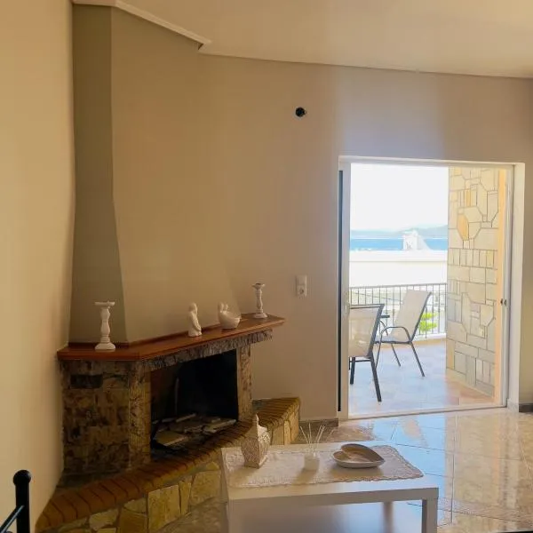 Luxury seaside apartment, 3 bedrooms, hotel en Livanates