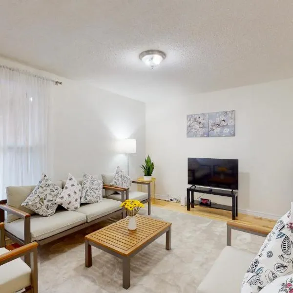 3-Bed 3-Bath Cozy Vacation House in Ajax, Greater Toronto Area, ON, Canada, hótel í Ajax