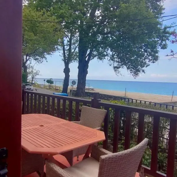 Vintage House by the Sea, hotel din Chorefto