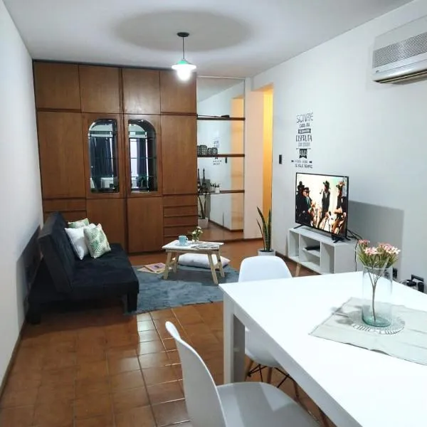 Departamento Céntrico Ciudad Mendoza Belgrano y Aristides con cochera, hotel v destinaci Mendoza