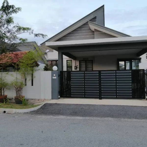 Dhuha Homestay, hotel v destinaci Kampong Kerubong