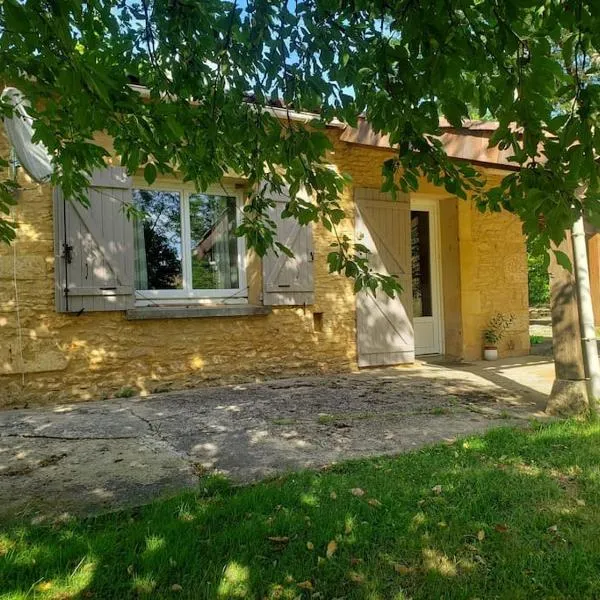 Maison, Hotel in Sauveterre-la-Lémance