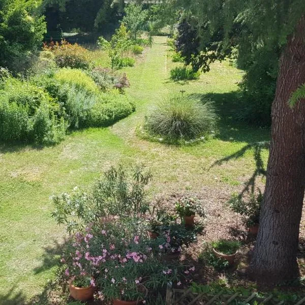 Maison Anne face to park in Vernon Giverny, hotel sa Vernon