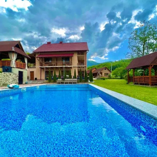 Купецький Двір, hotel v destinaci Mižhirja