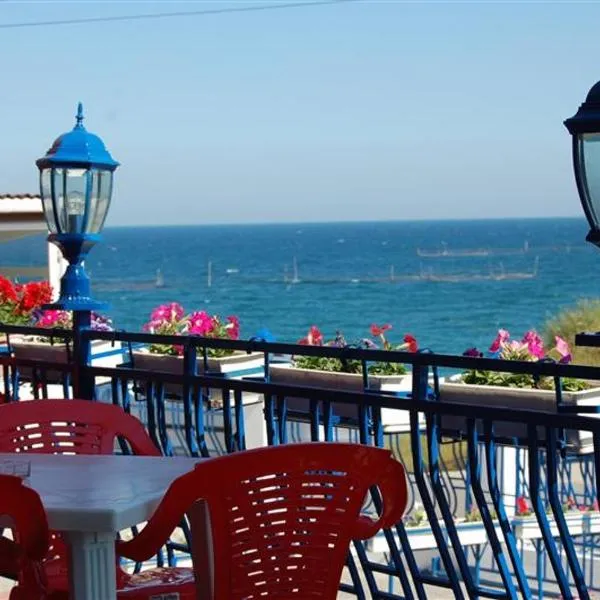 PIERRE la Tarmul MARII -primim Vouchere Vacanta, hotel v destinaci Costineşti