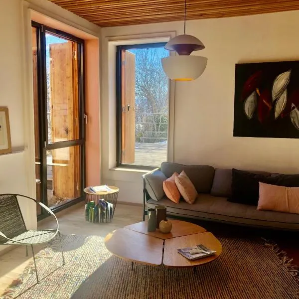 Maison Chalet design Briançon Serre Chevalier – hotel w mieście Puy-Saint-André