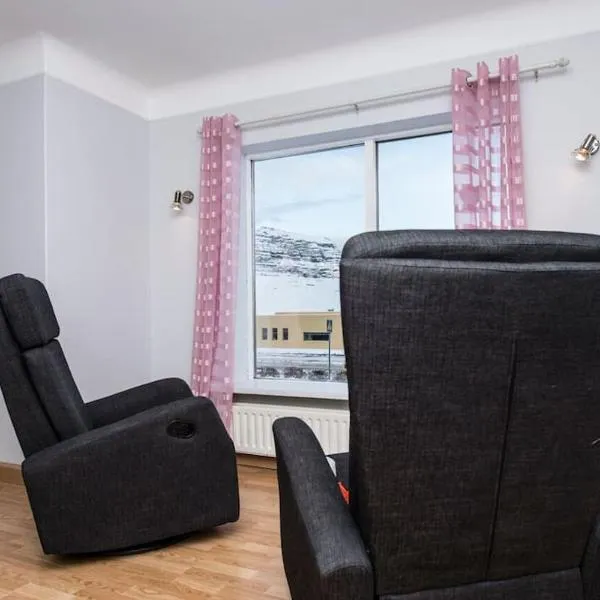 *Two bathrooms* Beds for 9 pers. Great view, hotel v destinaci Grundarfjordur
