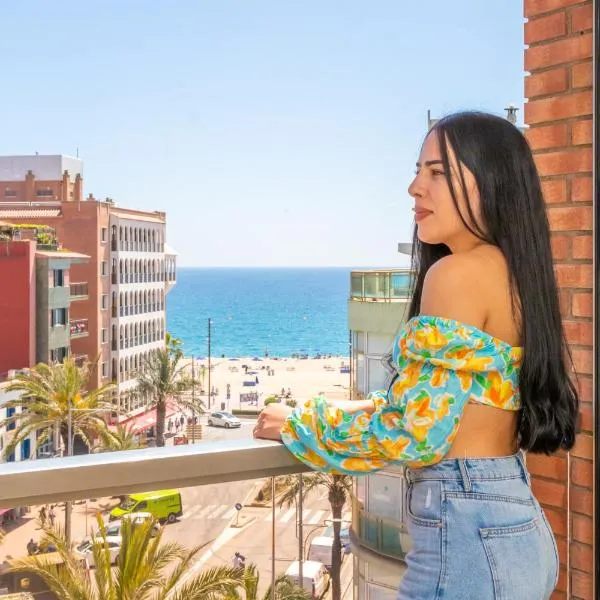 Marina Beach Apartaments - Sea views in the heart of Lloret, hotel in Lloret de Mar