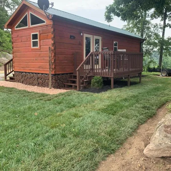 Cabin on Gold Mine Hill: Lake Lure şehrinde bir otel