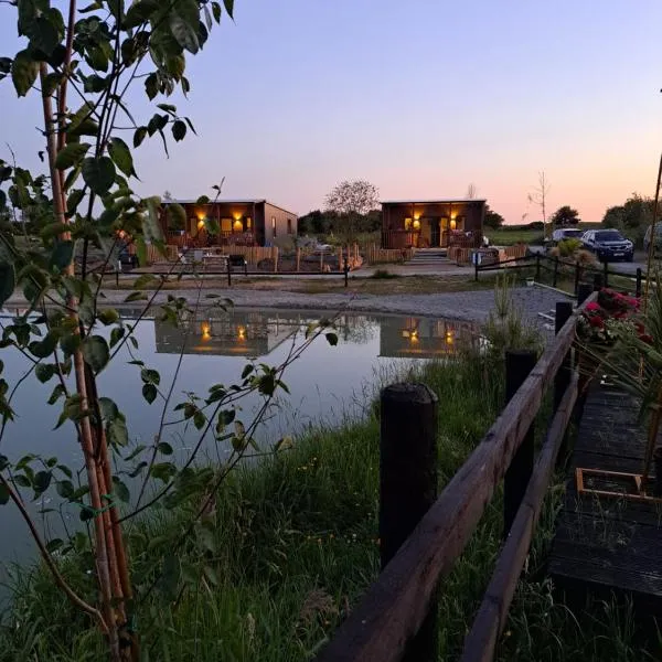 Pond Beach 2ppl-private Hot tub, hotel v destinaci Errill