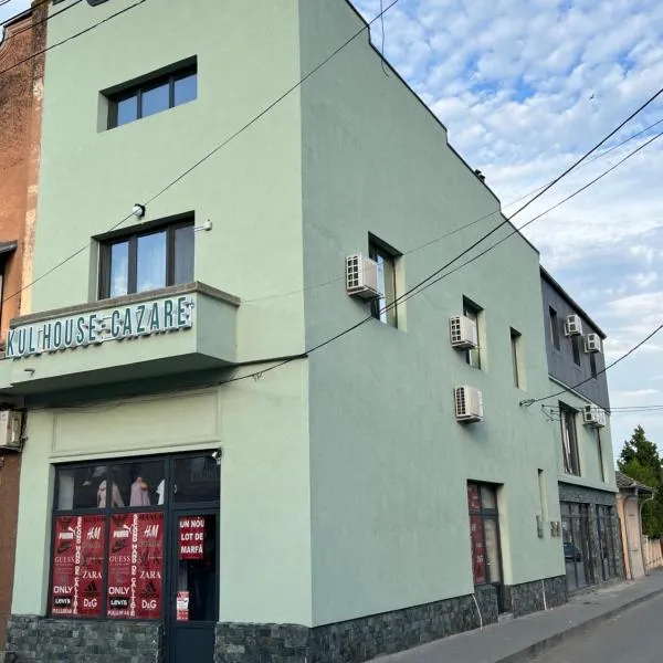 Kul House - Cazare, hotel di Băileşti