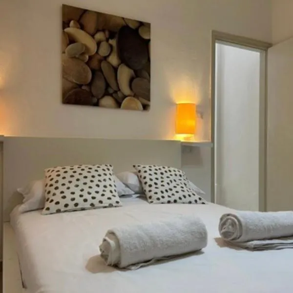 Bungalow 97, hotel a Fontane Bianche