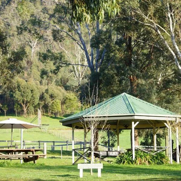 Halls on Falls Homestead, hotel di Broadford