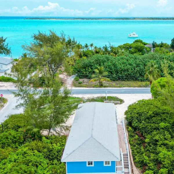 Sheer Bliss BeachView Apt #2, hotel v destinaci Exuma Harbour Estates