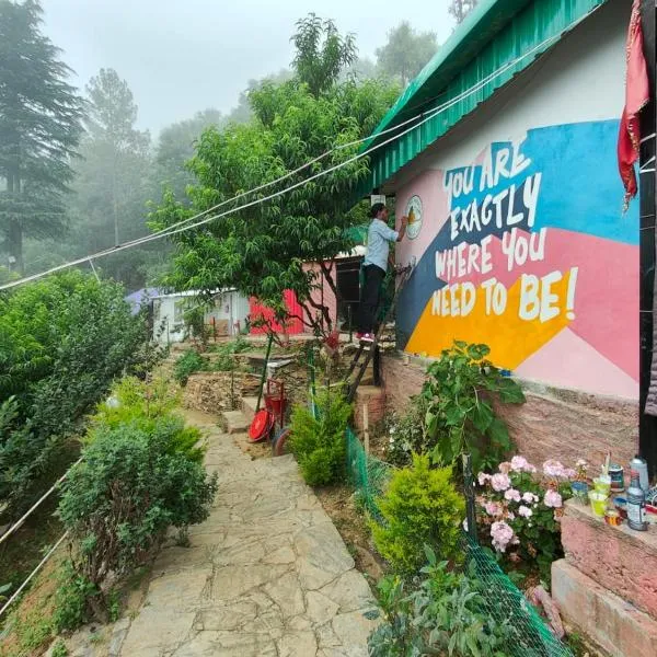 Whistling woods camps and resorts，位于穆克缇斯瓦的酒店