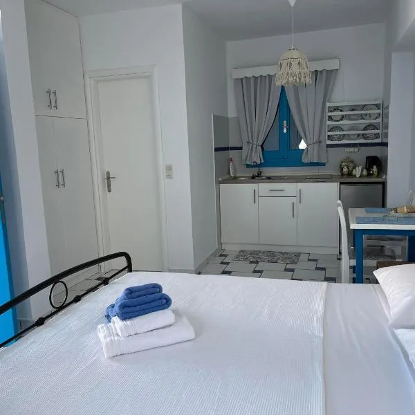GIAVASI SEASIDE FINIKI, hotel v destinaci Foiníkion