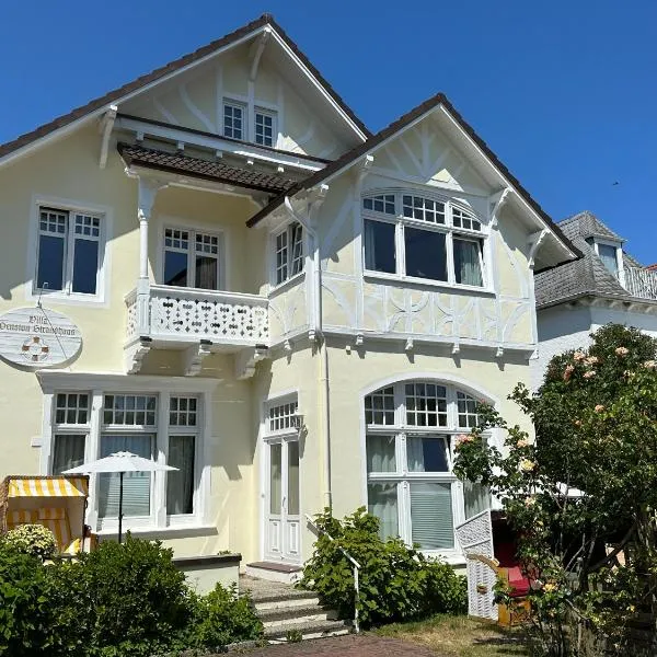 Villa Pension Strandhaus - adults only, hotel v destinaci Travemünde