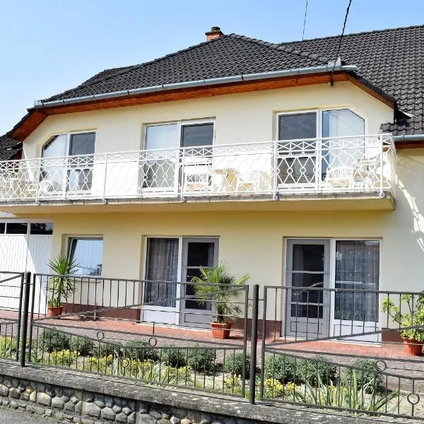 Nóra apartman, hotel v Harkánech