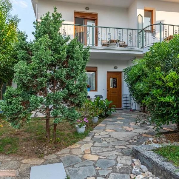 Villa Pearl, hotel in Skala Potamias