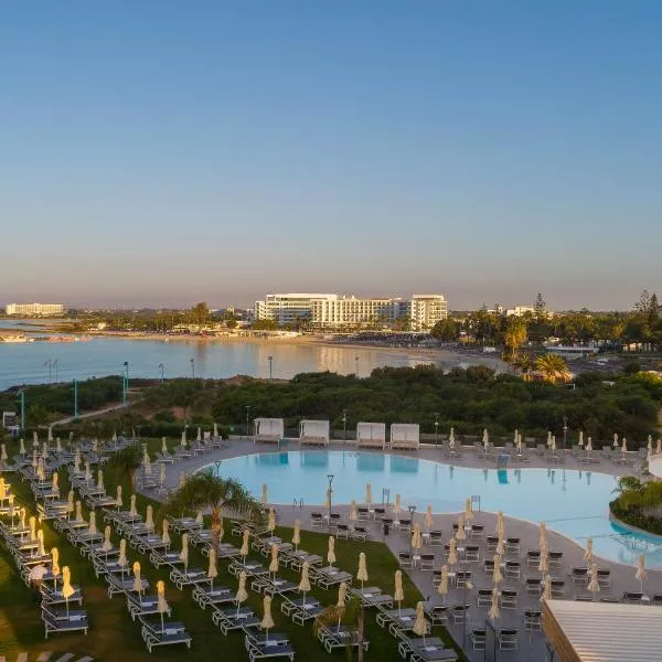 NissiBlu Beach Resort, hotel in Paralimni