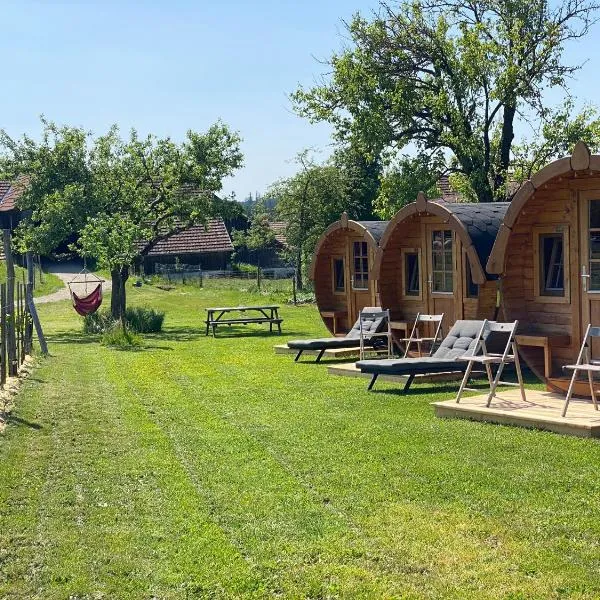 Andrella Auszeithof - Schlaferlebnis im Holzfass, hotel in Friedersbach