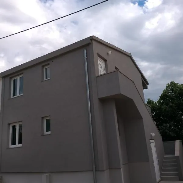 Vini, hotel di Kruševo