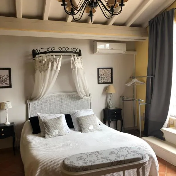 Entre vignes et dentelles – hotel w mieście Courthézon