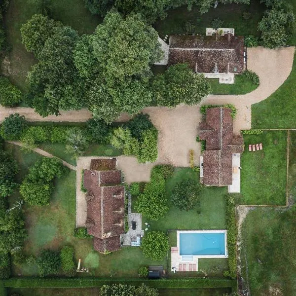 La Grange De Léonie, Chambres d'hôtes avec Piscine et Spa, hotel in Maray