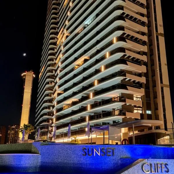 SUNSET CLIFFS modern apartment, hotel a Benidorm