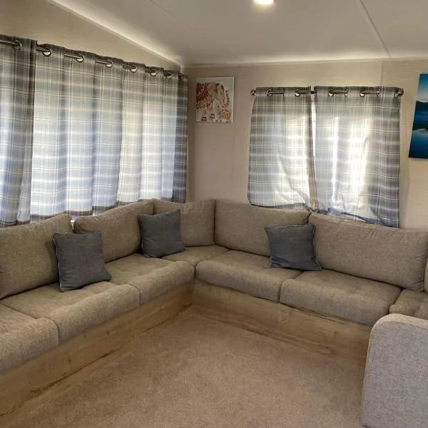 Luxury 8 and 6 berth caravans、Jaywick Sandsのホテル