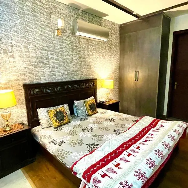Entire Studio Apartment, hotel di Islamabad