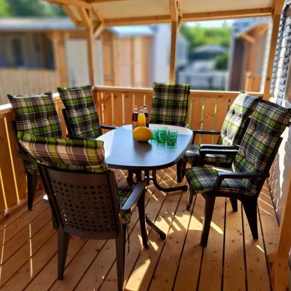 Mobilheim Chalet bei Georg, hotel v destinaci Seekirchen am Wallersee