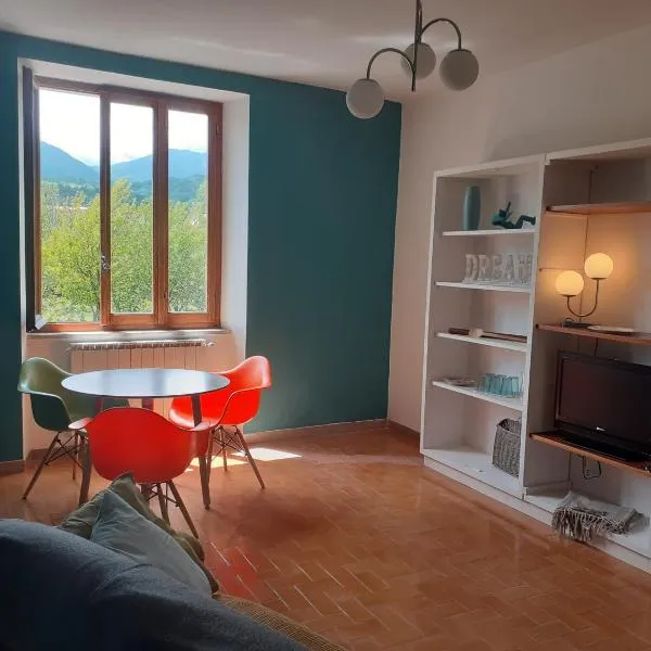 Tuscany, Pontremoli, Italy Swallows Court Lovely home sleeps 2 to 4 people, hotel Pontremoliban