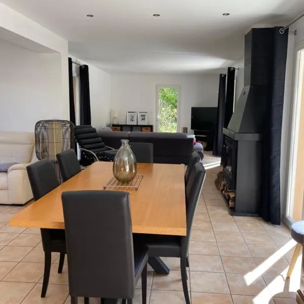 Villa Giens - Plage à pied -9 couchages, khách sạn ở Hyères